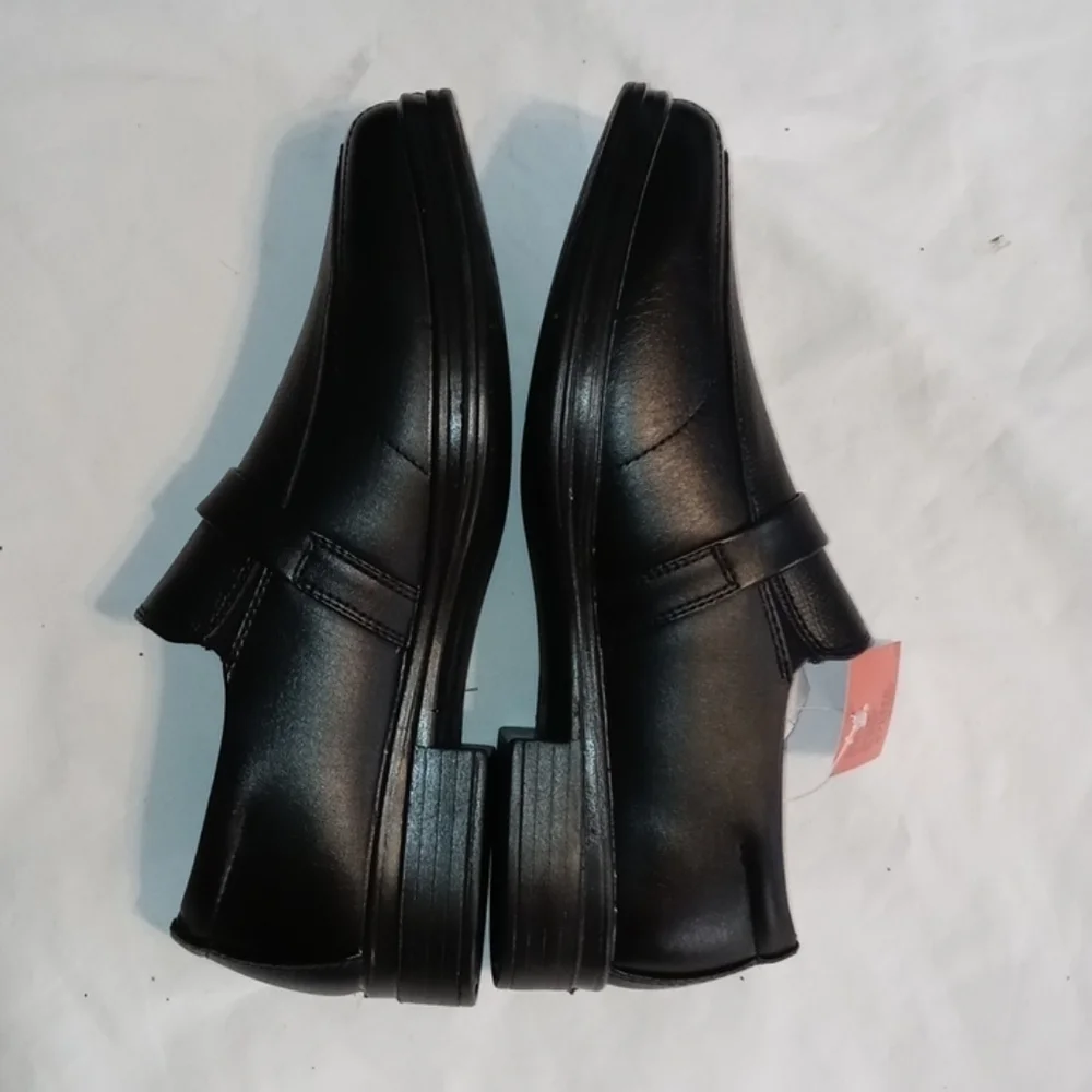 NWT Deer Stags size 6 M shoes